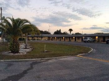 Economy Inn0