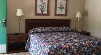 Kingston Inn and Suites0