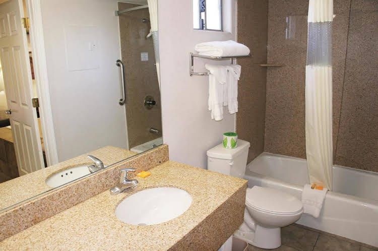 Motel 6 Phoenix Scottsdale West AZ0