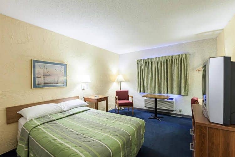 Motel 6 GlendaleWI Motel 6 GlendaleWI