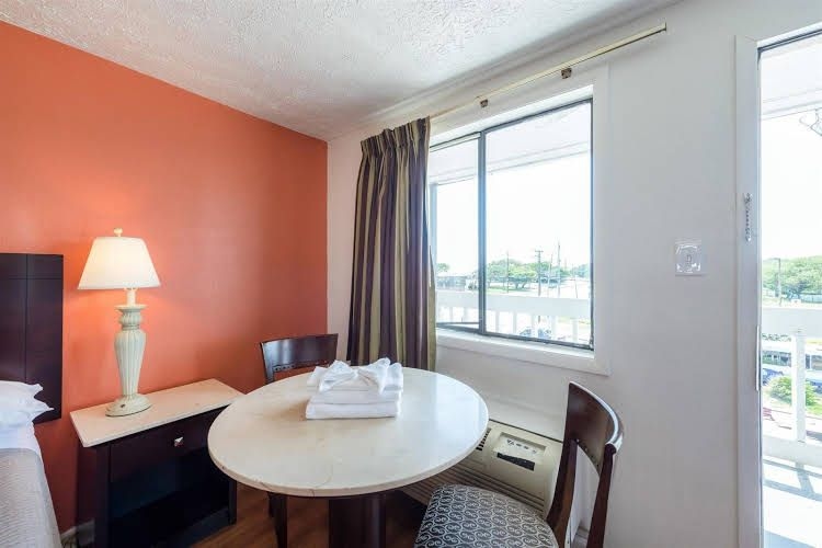 Motel 6 Norfolk Oceanview0