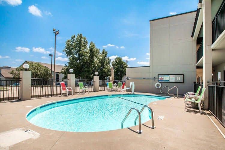Quality Inn US65 @ East Battlefield Road Quality Inn US65 @ East Battlefield Road