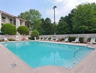 Super 8 Austell/Six Flags1
