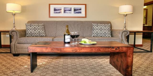 SUITE ONE BEDROOM