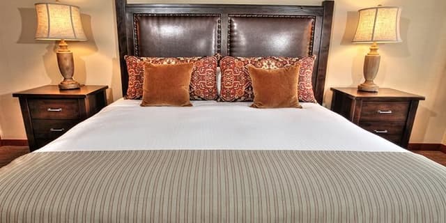 SUITE TWO BEDROOMS