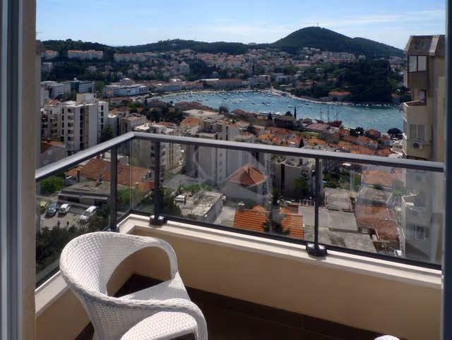 DOUBLE SEA VIEW