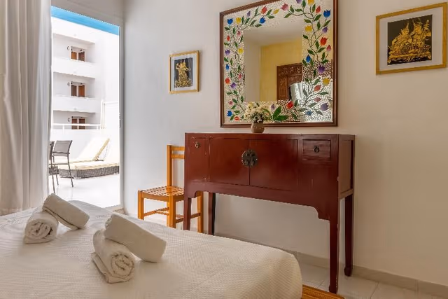 APARTMENT ONE BEDROOM WITH TERRACE
