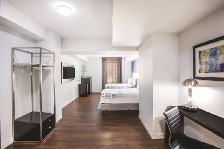 La Quinta Inn and Suites Dallas Downtown0