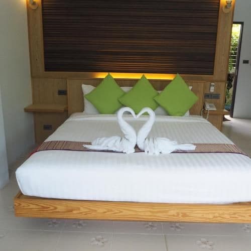 Deluxe Room With Pool Access