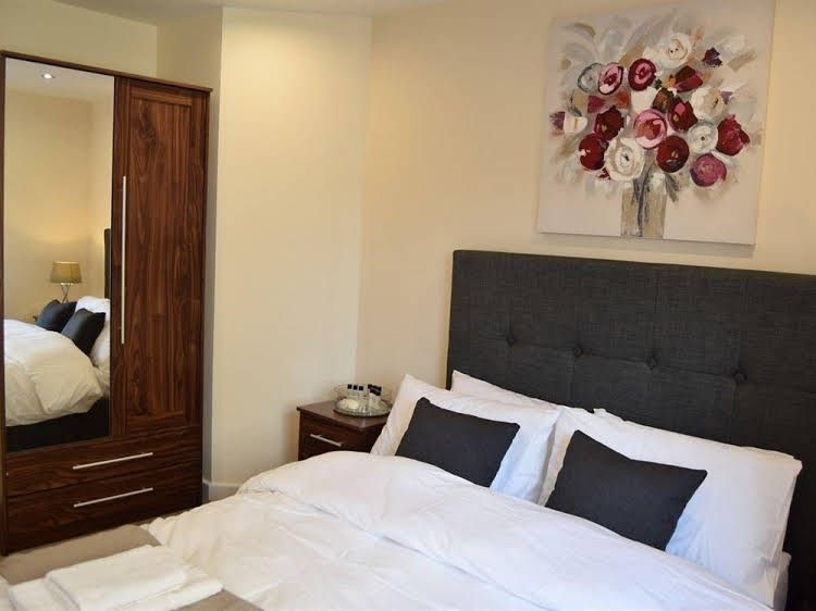Morland House0