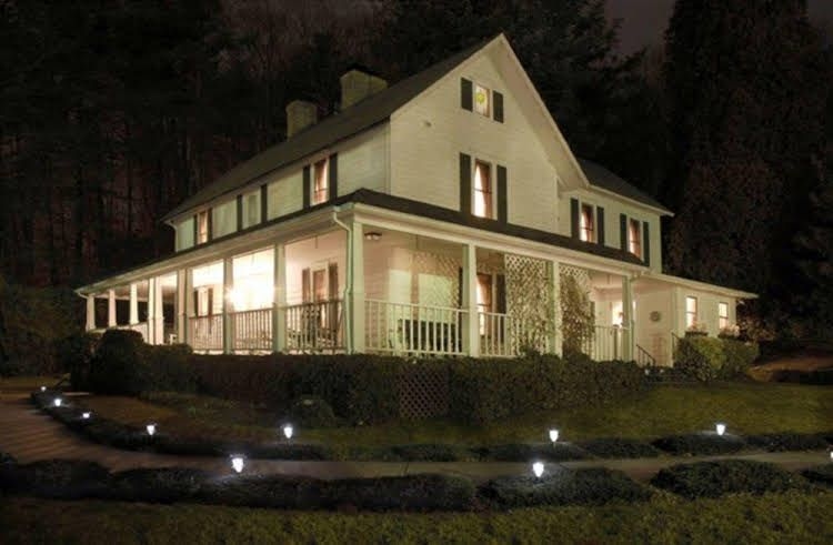 Lovill House Inn0