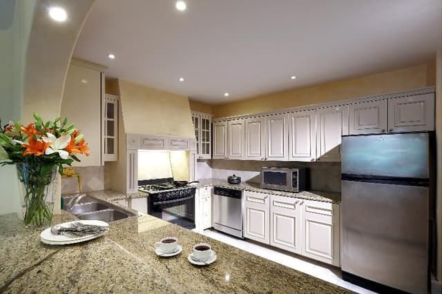 FAMILY ROOM CAPACITY 5
