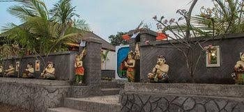 ดีนาตาห์ เล็มบอนกัน วิลล่า (Dinatah Lembongan Villas)0