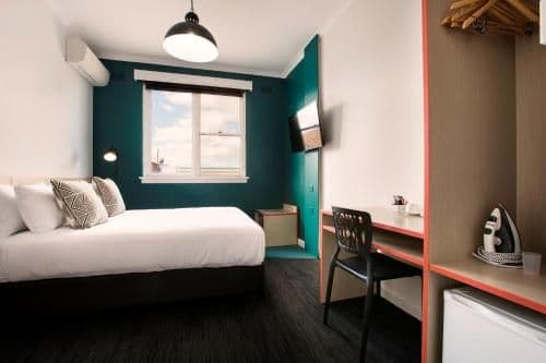 Queen Room with Shared Bathroom and Free Welcome Drinks