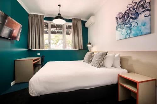 Queen Room with Shared Bathroom and Free Welcome Drinks