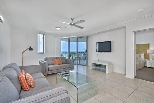 Deluxe Three-Bedroom Apartment