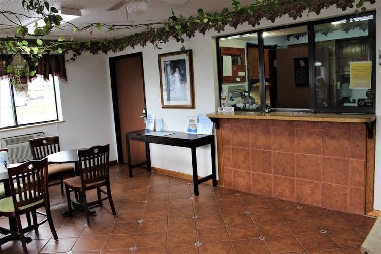 Knights Inn Albany1