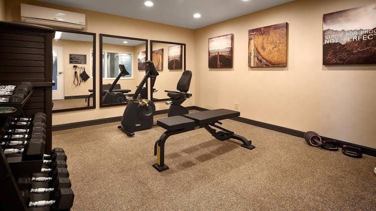 Best Western Hilliard Inn and Suites0