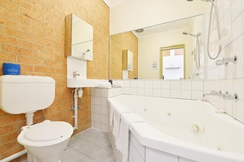 Cranbourne Motor Inn1