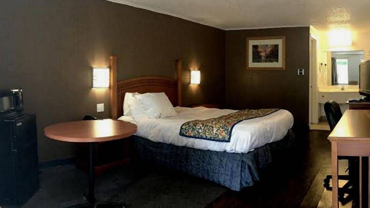 Rodeway Inn0