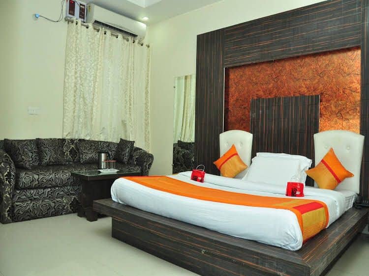 OYO Rooms Hide Market Hussainpura OYO Rooms Hide Market Hussainpura