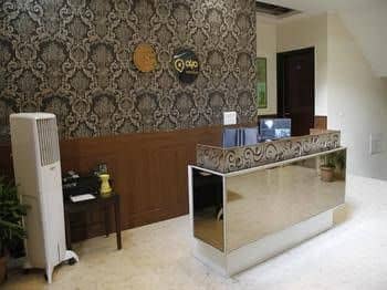 OYO Premium Behind Ambience Mall OYO Premium Behind Ambience Mall