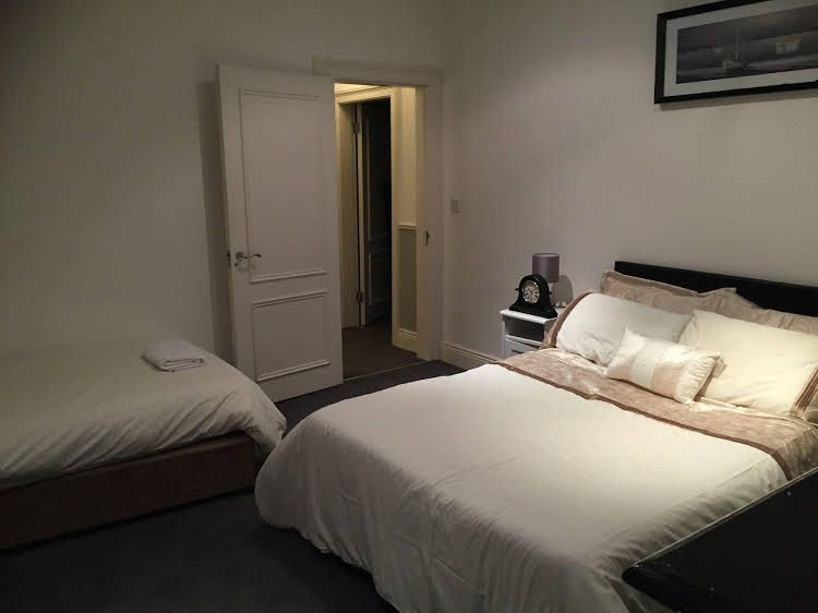Montrose House0