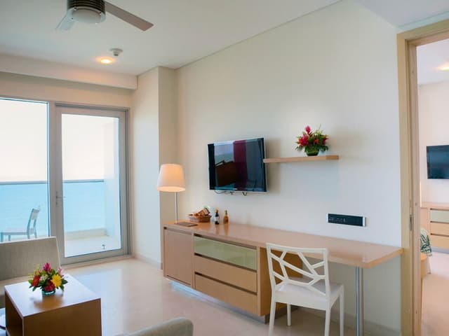 JUNIOR SUITE EXECUTIVE