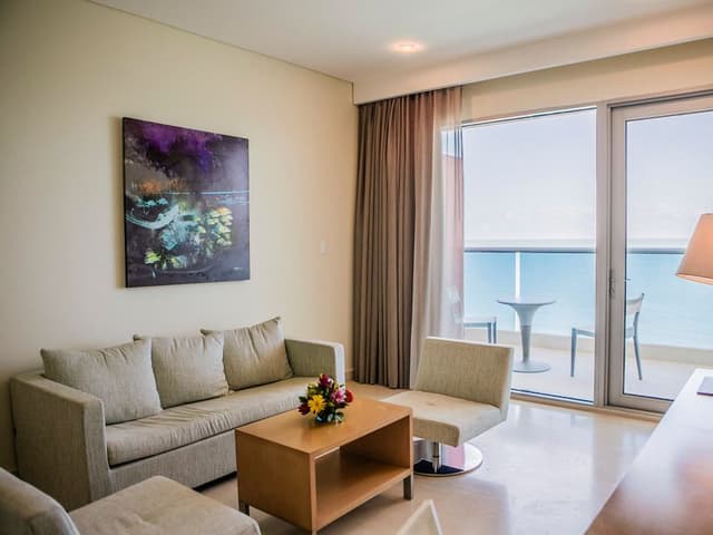 JUNIOR SUITE EXECUTIVE