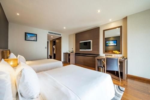Malibu Hotel1