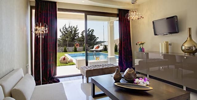 VILLA DELUXE