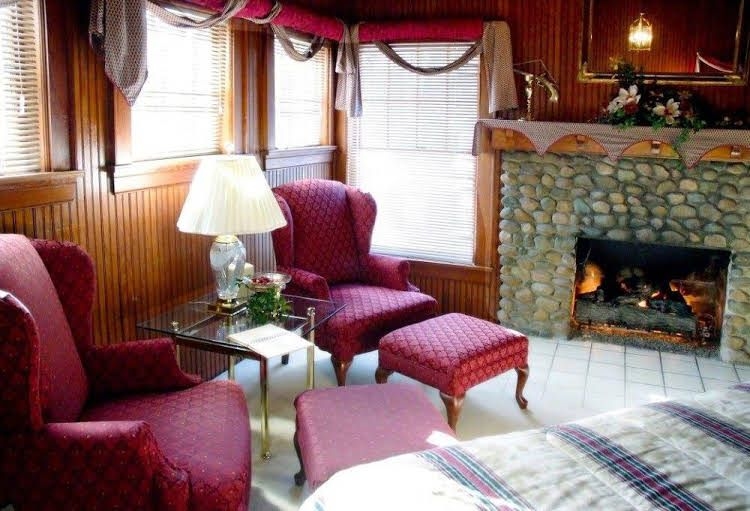 Arbor Hill Inn0