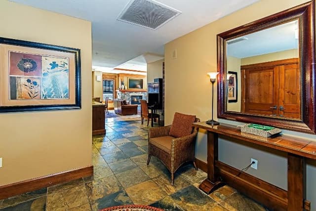 LODGE THREE BEDROOMS THREE BATHROOMS
