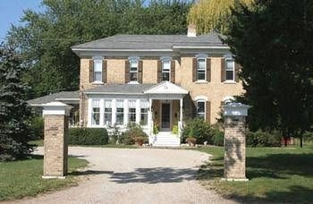 The Seymour House Bed and Breakfast0