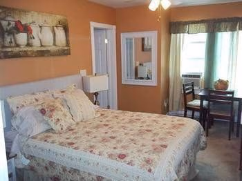 Tin Brook Bed and Breakfast0