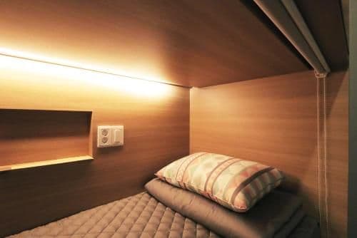 Bunk Bed Twin Room with Shared Bathroom