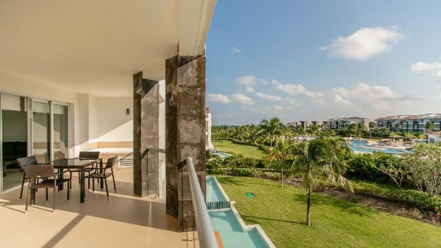 SUITE ONE BEDROOM