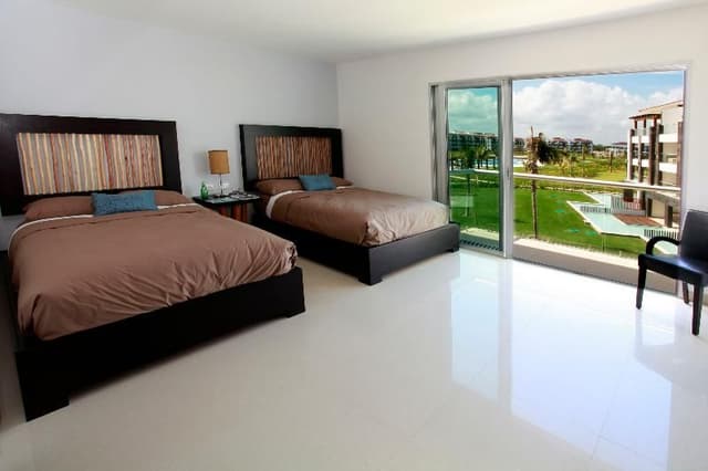 SUITE ONE BEDROOM