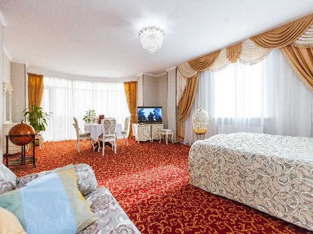 SUITE TWO BEDROOMS