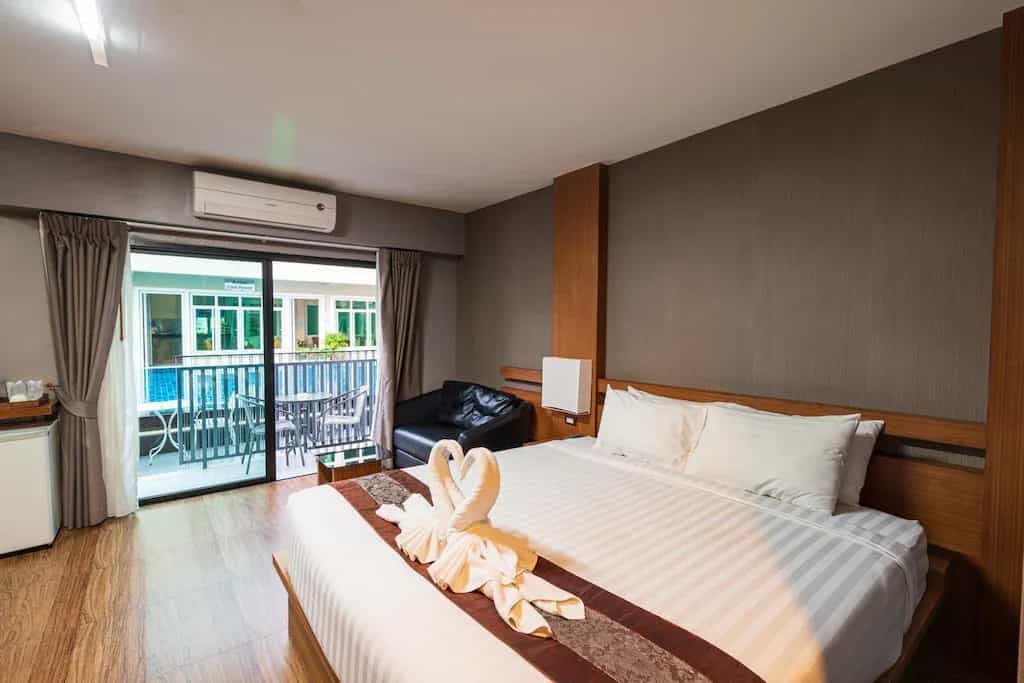 โรงแรมบุรีเทล โรงแรมบุรีเทล