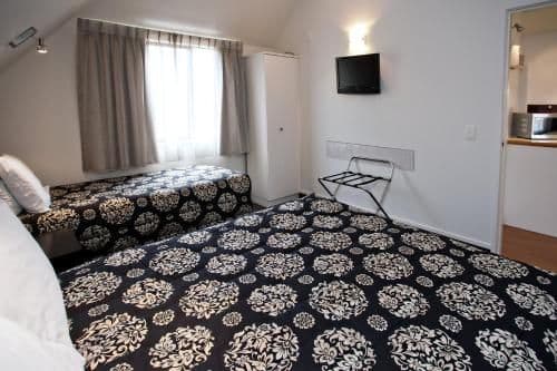 Large One-Bedroom Apartment