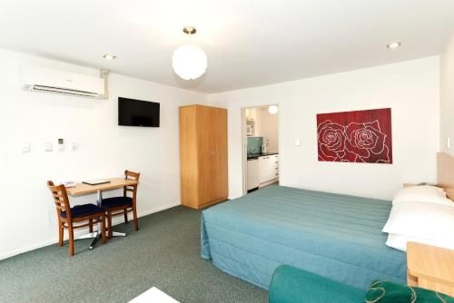 Gothic Heights Motel1