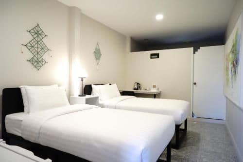 Standard Twin Room