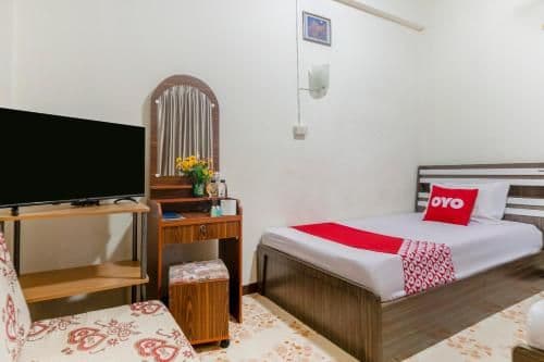 Twin Room with Shared Bathroom