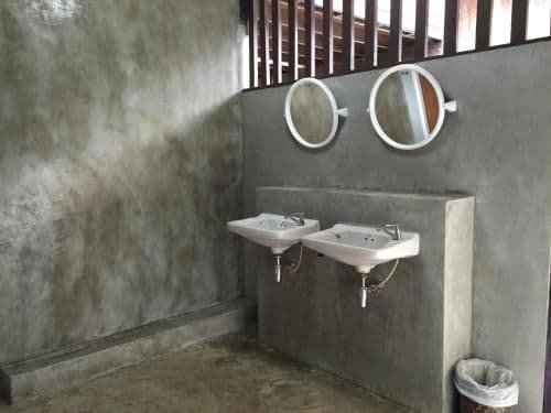 Budget Double Room with bathroom outside bedding unit