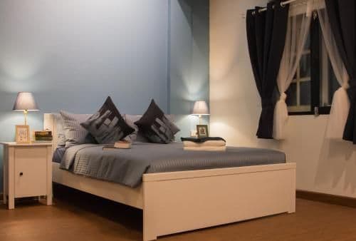 Queen Room with Shared Bathroom