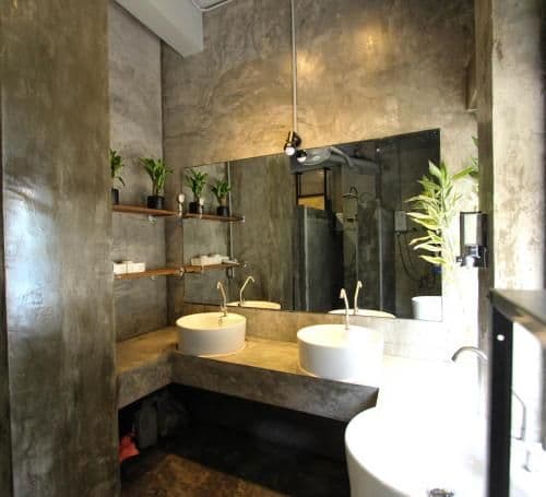 Queen Room with Shared Bathroom