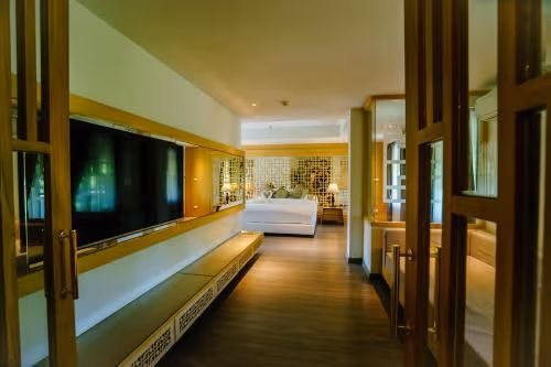 Studio with Spa Bath