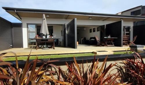 Large Studio Apartment - Beachfront - 1