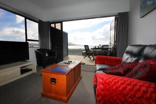 Large Studio Apartment - Beachfront - 1